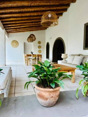 Casa Flora, cálida casa en el corazón de Chacras de Coria